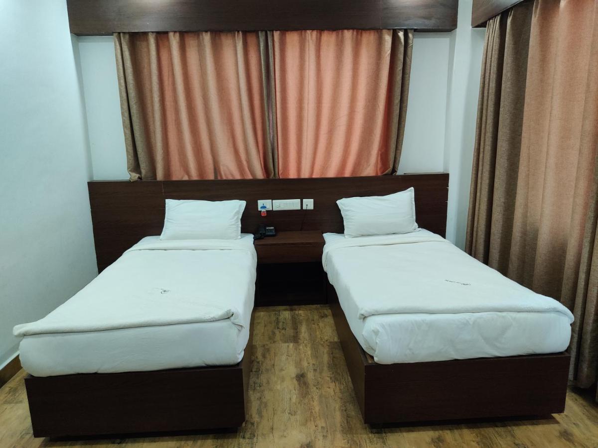 لومبيني Hotel Aloka Inn المظهر الخارجي الصورة