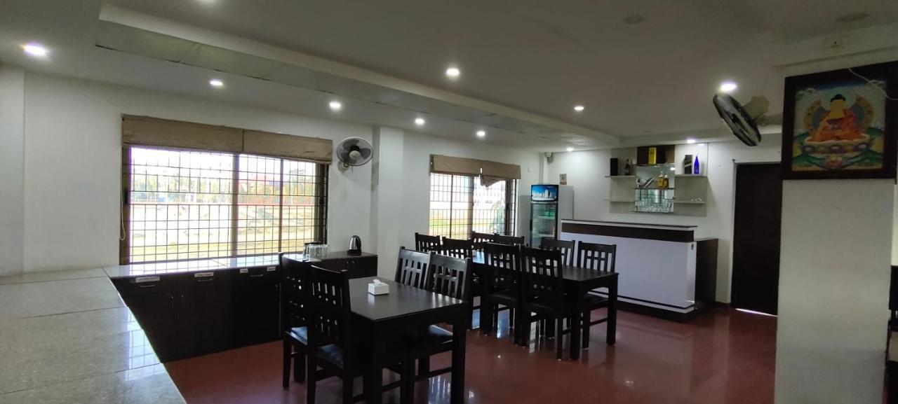 لومبيني Hotel Aloka Inn المظهر الخارجي الصورة