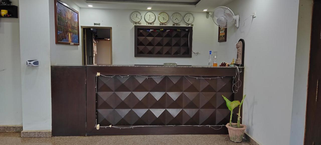 لومبيني Hotel Aloka Inn المظهر الخارجي الصورة