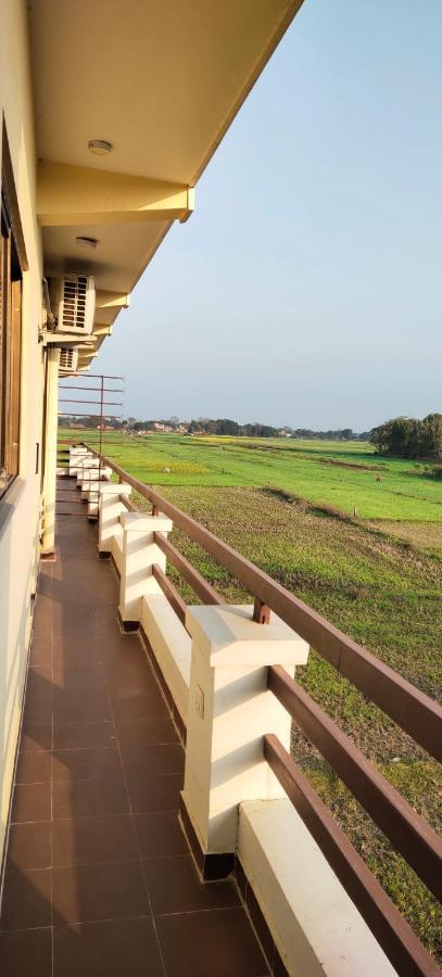 لومبيني Hotel Aloka Inn المظهر الخارجي الصورة