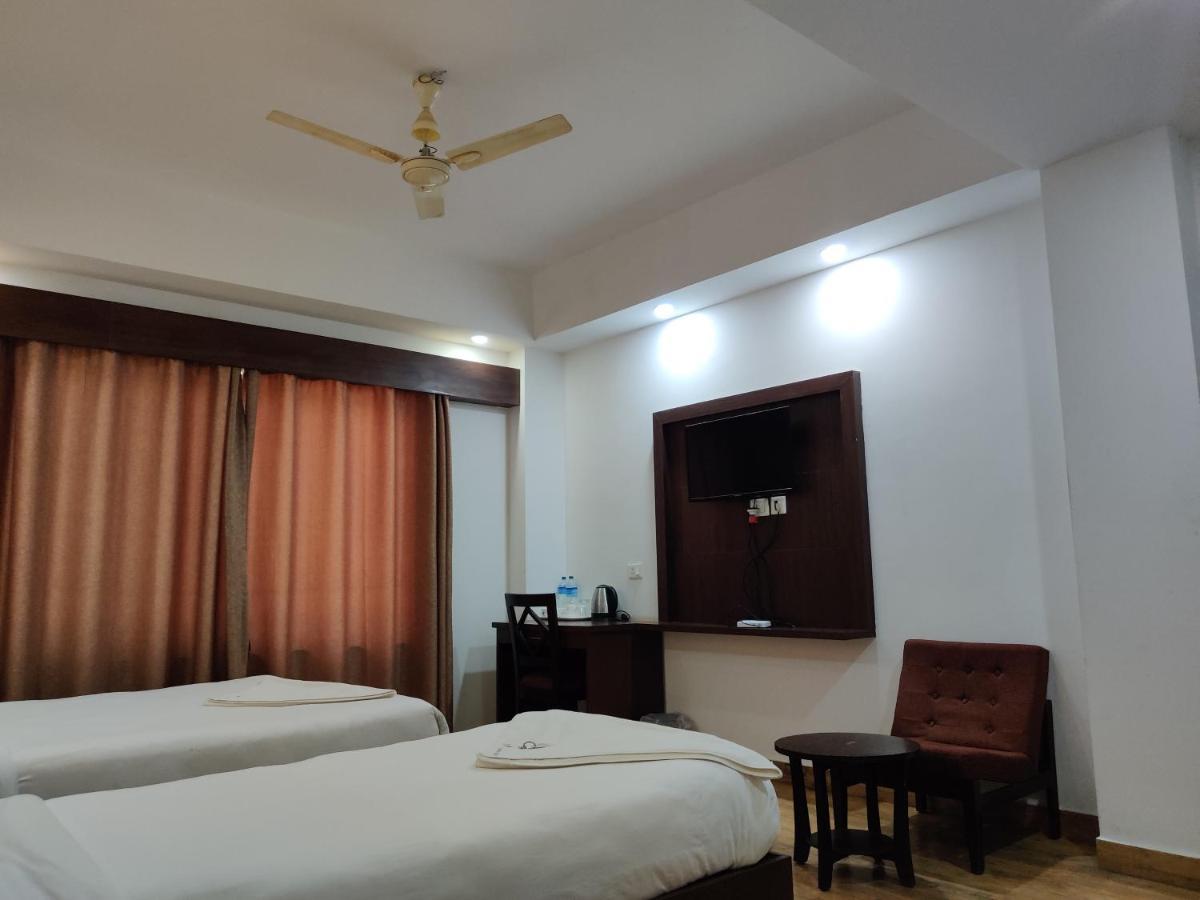 لومبيني Hotel Aloka Inn المظهر الخارجي الصورة
